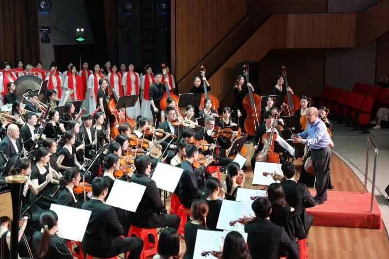 2024年度国家艺术基金资助项目——交响乐《玛纳斯》在江西师范大学音乐学院上演(图9) 2024年度国家艺术基金资助项目《玛纳斯》在江西师范大学音乐学院上演(图9)