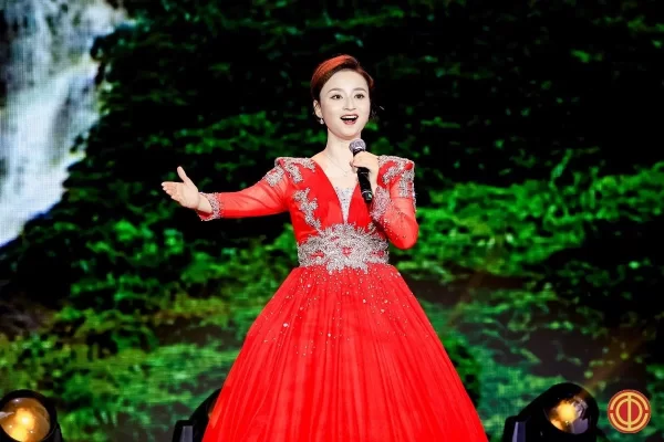 海淀职工庆祝中华人民共和国成立75周年文艺汇演成功举行(图4) 海淀职工庆祝中华人民共和国成立75周年文艺汇演成功举行(图4)