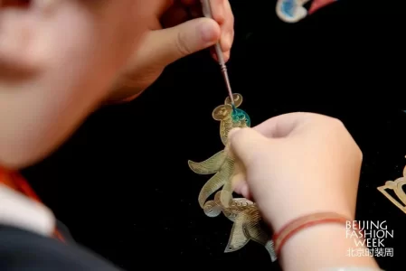 享国潮趣味假期!来Hi Fashion移动驿站·中华世纪坛传统工艺振兴展(图5) 享国潮趣味假期!来Hi Fashion移动驿站·中华世纪坛传统工艺振兴展(图5)