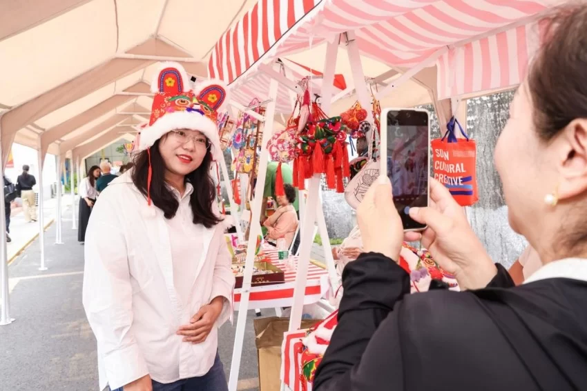 传承非遗文化 共筑创意未来——塑三文化创意园2025“非遗文化节”正式启动(图10) 传承非遗文化 共筑创意未来——塑三文化创意园2025“非遗文化节”正式启动(图10)