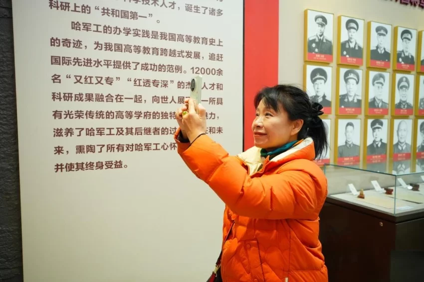 “大位杯”青少年非遗美育实践活动在哈尔滨工程大学启动(图2) “大位杯”青少年非遗美育实践活动在哈尔滨工程大学启动(图2)