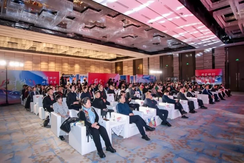 非遗焕新 价值共生——东城区构建非遗传承创新与文商旅融合发展新范式(图2) 非遗焕新 价值共生——东城区构建非遗传承创新与文商旅融合发展新范式(图2)