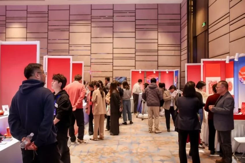 非遗焕新 价值共生——东城区构建非遗传承创新与文商旅融合发展新范式(图4) 非遗焕新 价值共生——东城区构建非遗传承创新与文商旅融合发展新范式(图4)