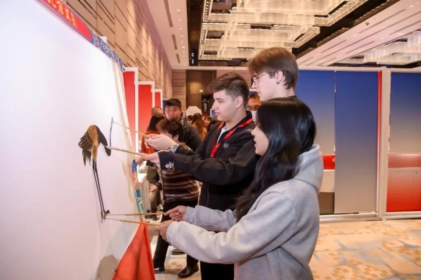 非遗焕新 价值共生——东城区构建非遗传承创新与文商旅融合发展新范式(图8) 非遗焕新 价值共生——东城区构建非遗传承创新与文商旅融合发展新范式(图8)