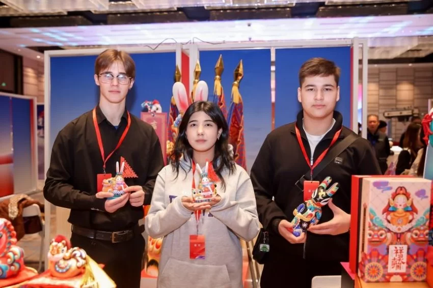 非遗焕新 价值共生——东城区构建非遗传承创新与文商旅融合发展新范式(图9) 非遗焕新 价值共生——东城区构建非遗传承创新与文商旅融合发展新范式(图9)