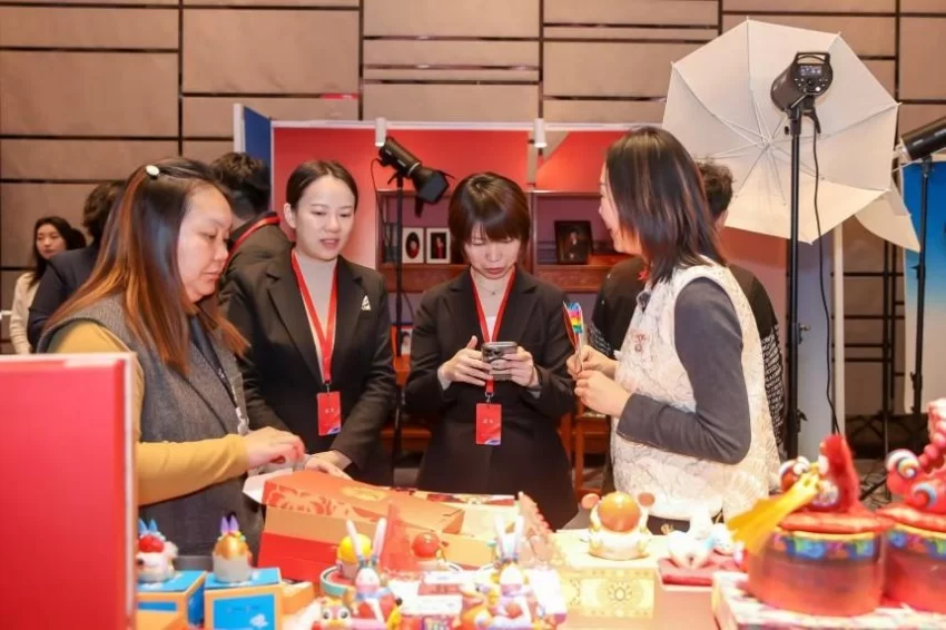 非遗焕新 价值共生——东城区构建非遗传承创新与文商旅融合发展新范式(图10) 非遗焕新 价值共生——东城区构建非遗传承创新与文商旅融合发展新范式(图10)